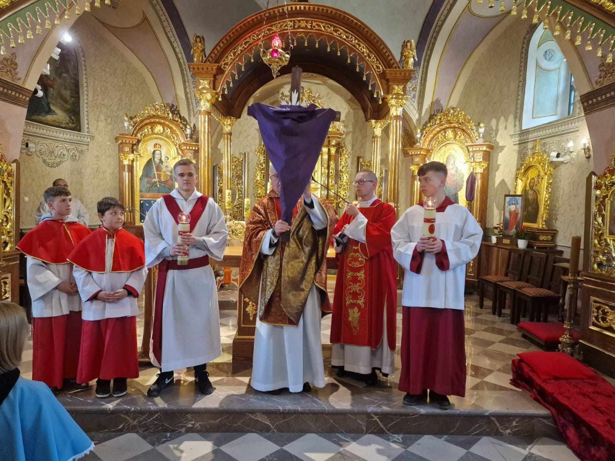 Wielki Piątek w kościele filialnym w Woli Niżnej / 18.04.2025/
